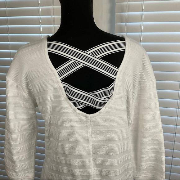 Talbots White Tunic with Blue/White Open Back.  Size M Petite - Picture 11 of 13